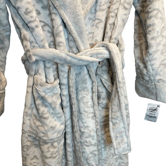 Charter Club Long Embossed Plush Robe Wallpaper Silver XS/S New - Picture 4 of 7